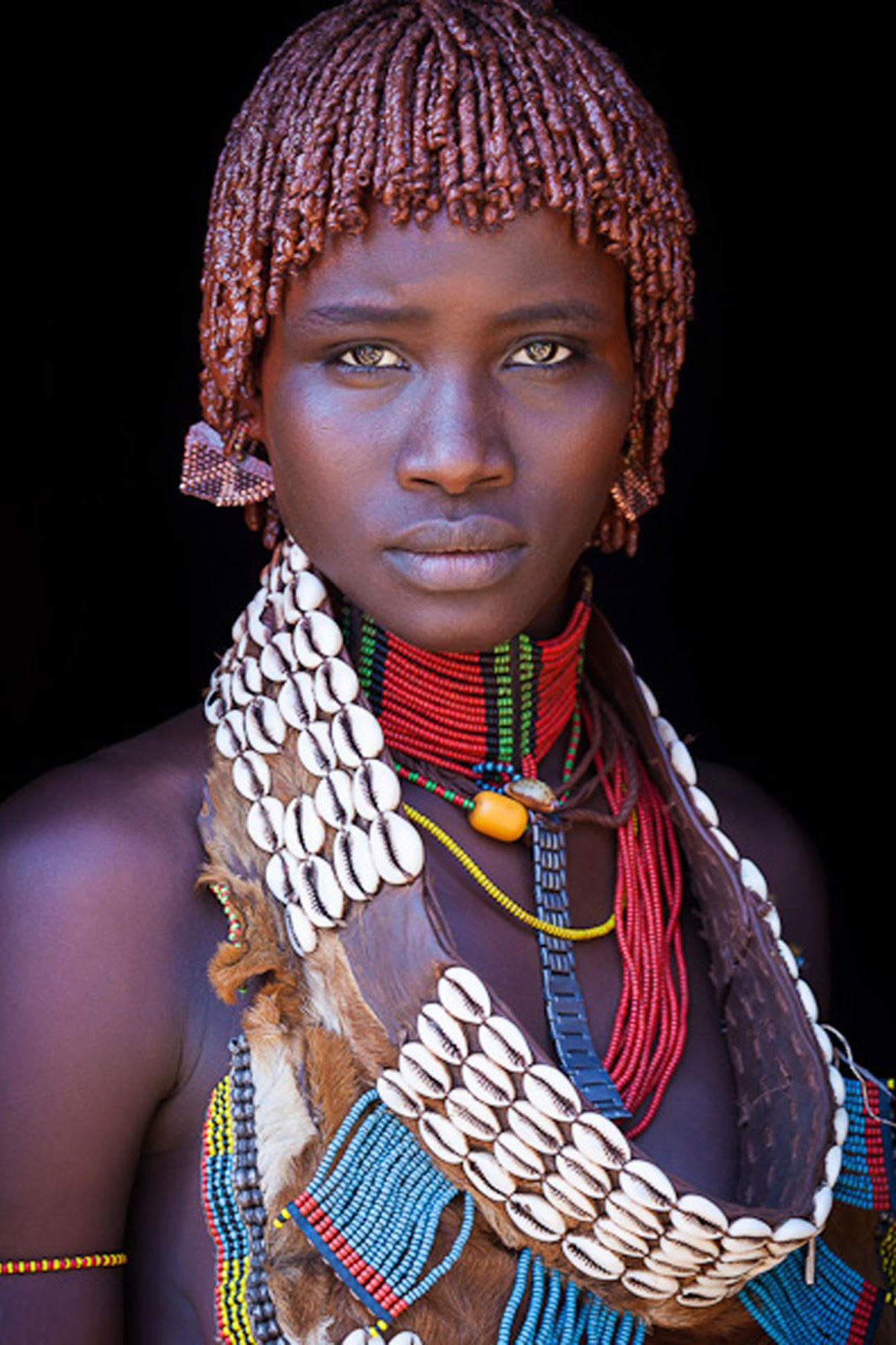 Tribe girl. Племя Хамер Эфиопия. Долина ОМО Эфиопия девушки Хемеры. Эфиопы малагасийцы Мулаты. Племя Мурси Хамер Эфиопия.