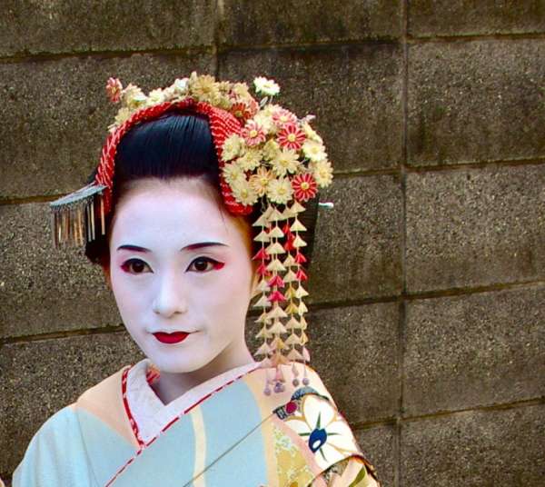 geisha face and hair