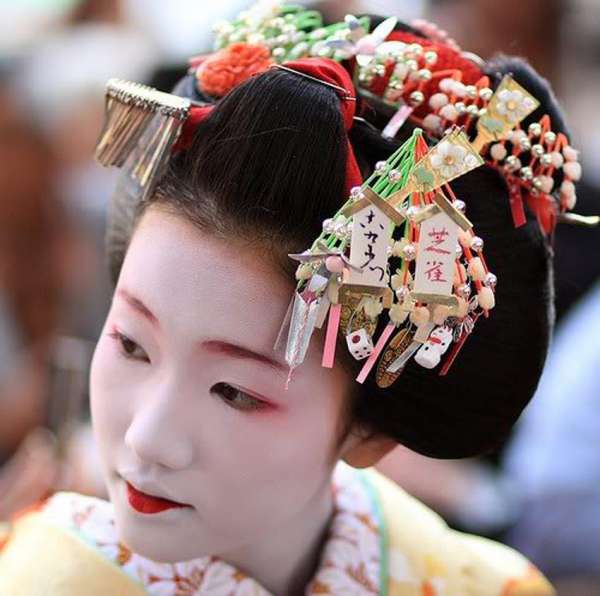 Young Geisha Wearing Hair Accessory · Free Stock Photo
